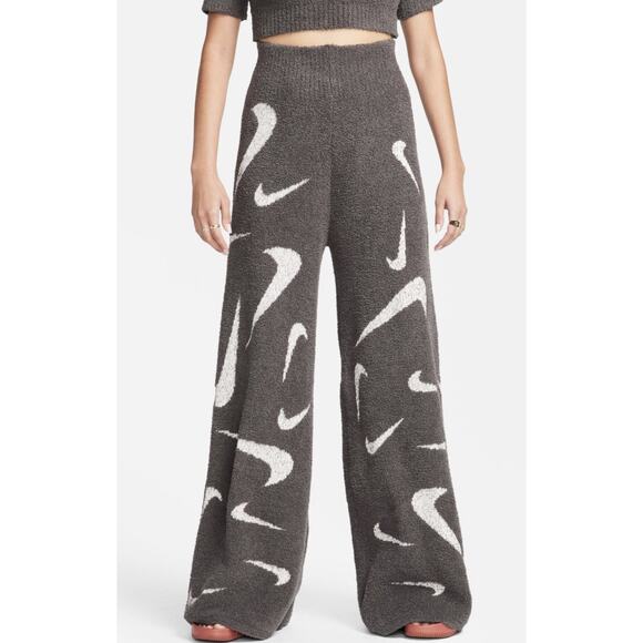 Size M - Nike Phoenix Cozy Bouclé Women's High-Waisted Wide-Leg Pants FD4288-254 - Picture 1 of 6